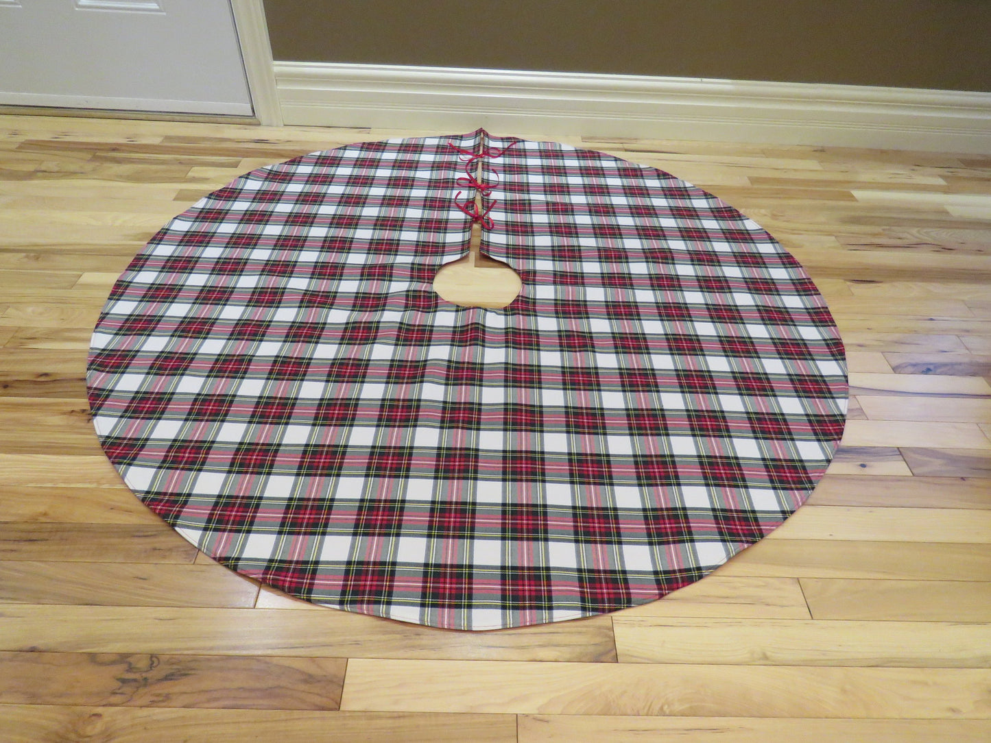 Dress Stewart Tartan Christmas Tree Skirt