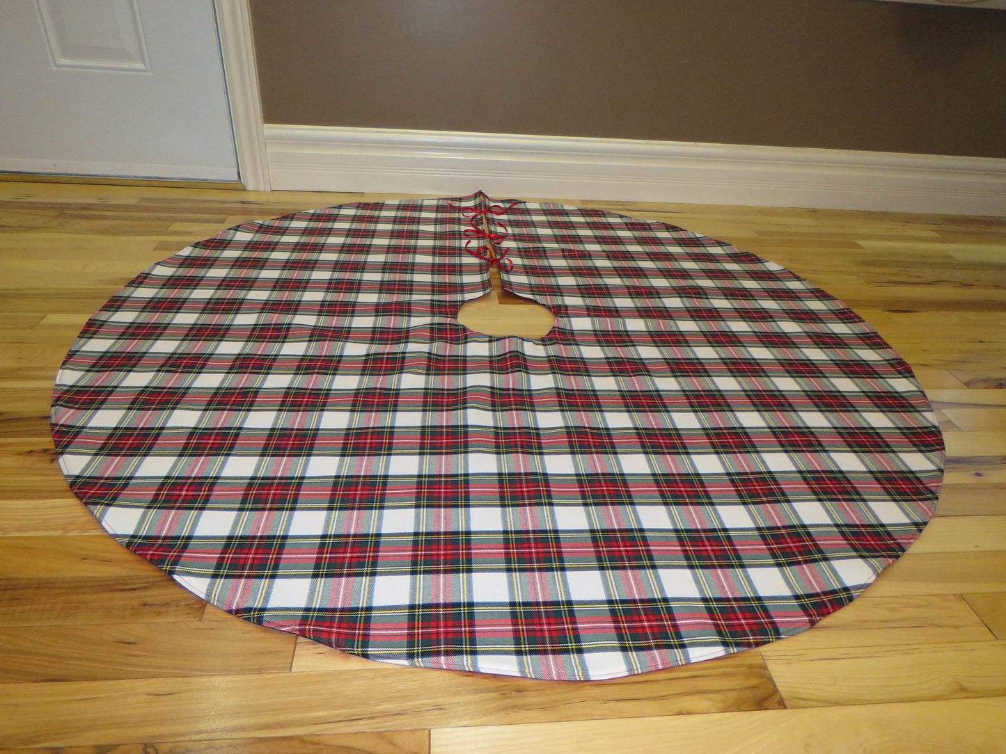 Dress Stewart Tartan Christmas Tree Skirt