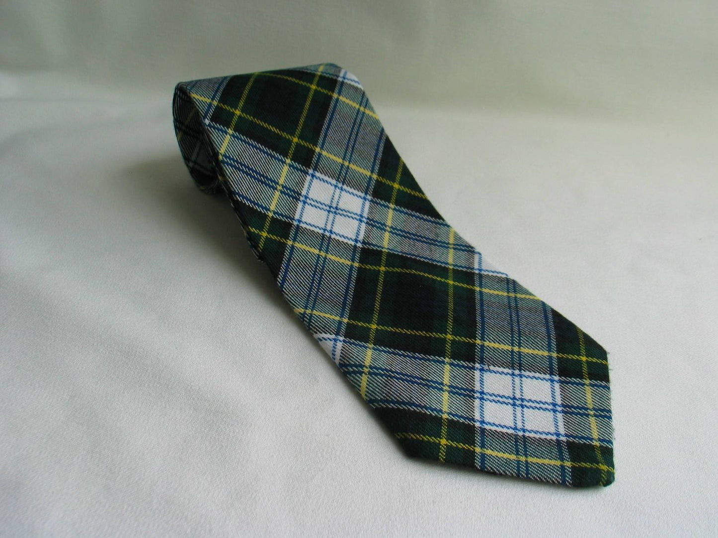 Freestyle Gordon Plaid Bow Tie-Taylors Tartans