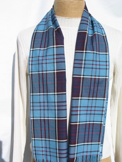 Robe Écharpe Gordon Tartan en Plaid Bleu Marine et Vert